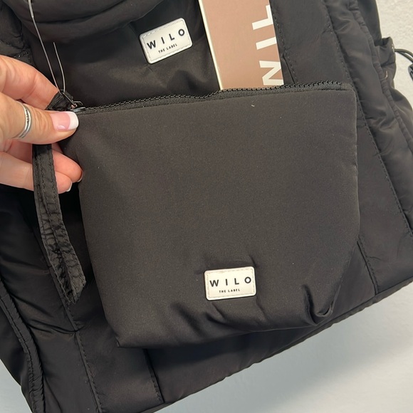 Wilo The Label | Black Book Bag w/ Carry-On Sleeve & Water Bottle Pockets 🖤 - Picture 7 of 7